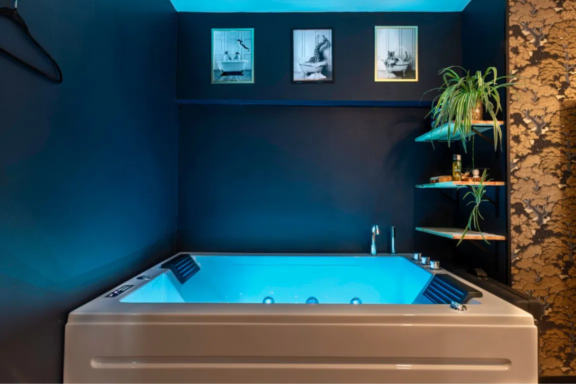 Whirlpool Bathtub for 2 People - La Discrète